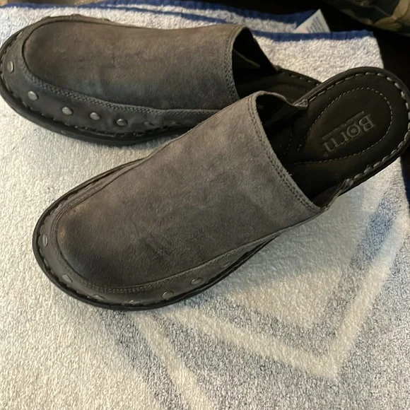 Born Majesty Gray Leather Studded Slip On Clogs Shoes Womens 7 M NEW WITHOUT BOX - Picture 5 of 6